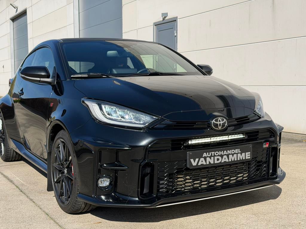 Toyota Yaris 1.6 GR Performance 261 PK, Auto's, Toyota, Alcantara, Bedrijf, 4x4, Yaris