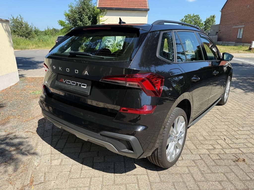 Skoda Kamiq 1.0 TSi AUT. 115 PK / 1EIGENAAR / SLECHTS 4325, Auto's, Stof, Gebruikt, Zwart, 116 pk