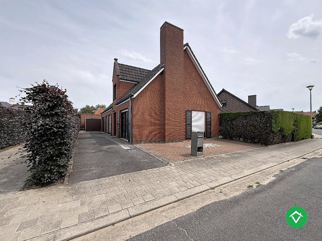 Gelijkvloerse woning met 3 slpk, tuin en garage te Roeselare, Immo, Huizen en Appartementen te koop, Provincie West-Vlaanderen