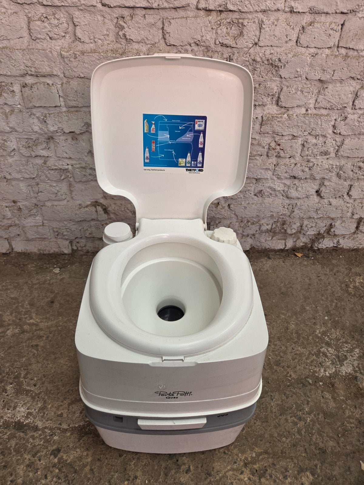 toilet op de camping, Ophalen, Gebruikt