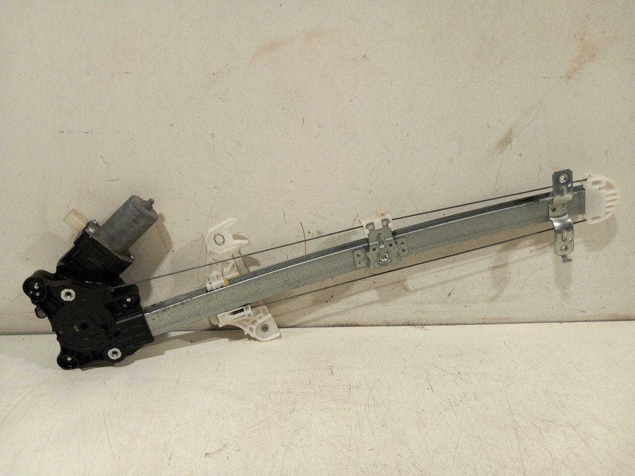 Raammechaniek elektrisch rechts voor Suzuki Ignis, Autos : Pièces & Accessoires, Vitres & Accessoires, Onderdelen@venauto.nl, Van der Ven Autorecycling B.V.