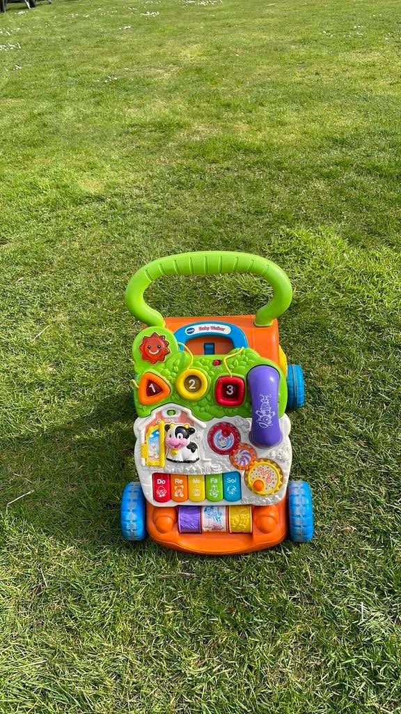 V tech baby walker, Kinderen en Baby's, Ophalen, Gebruikt, 6 maanden tot 2 jaar