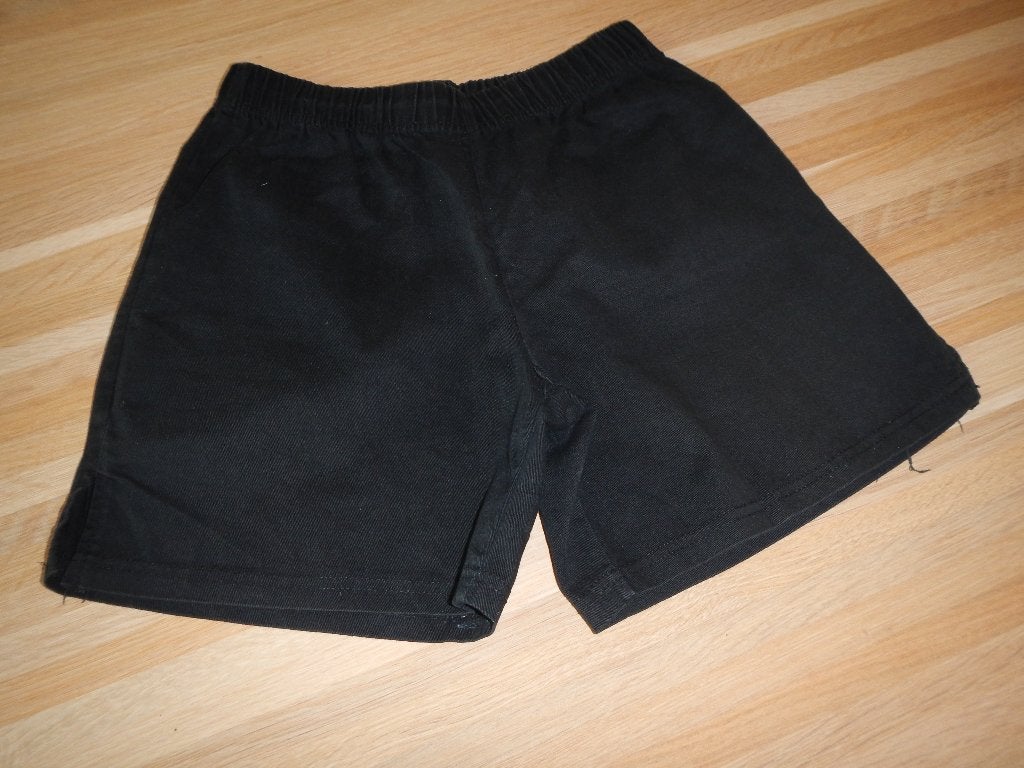 short noir T 152, Kinderen en Baby's, Kinderkleding | Maat 152, Ophalen of Verzenden, Zo goed als nieuw, Jongen of Meisje, Broek