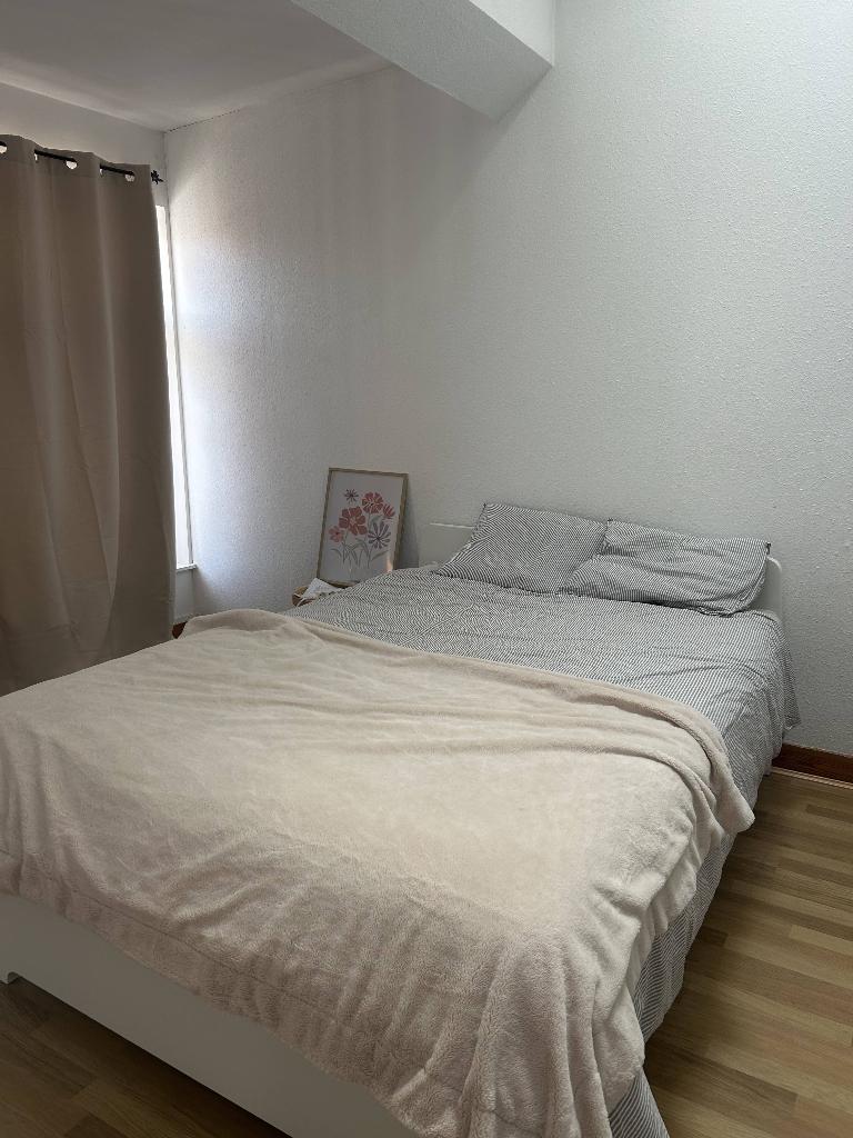 cadre de lit sommier matelas, Maison & Meubles, 140 cm, Enlèvement, Utilisé, Sommier