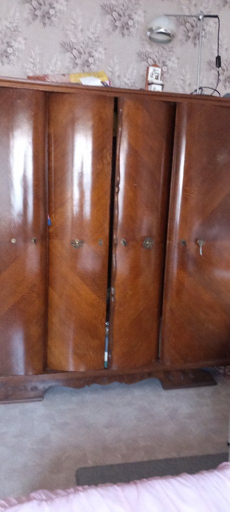 Houten kleerkast, Ophalen, Gebruikt