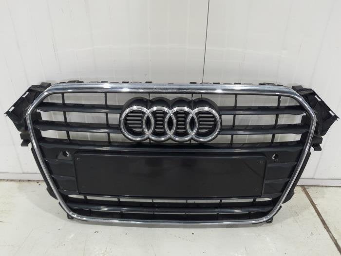 Calandre d'un Audi A4, -, 3 mois de garantie, Audi, Utilisé