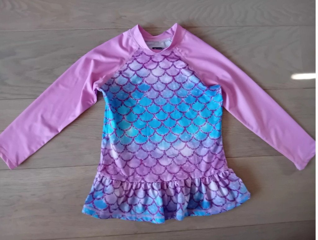 Mooie en comfortabel UV-zwemshirt BesserBay maat 128, Kinderen en Baby's, Kinderkleding | Maat 128, BesserBay, Jongen of Meisje