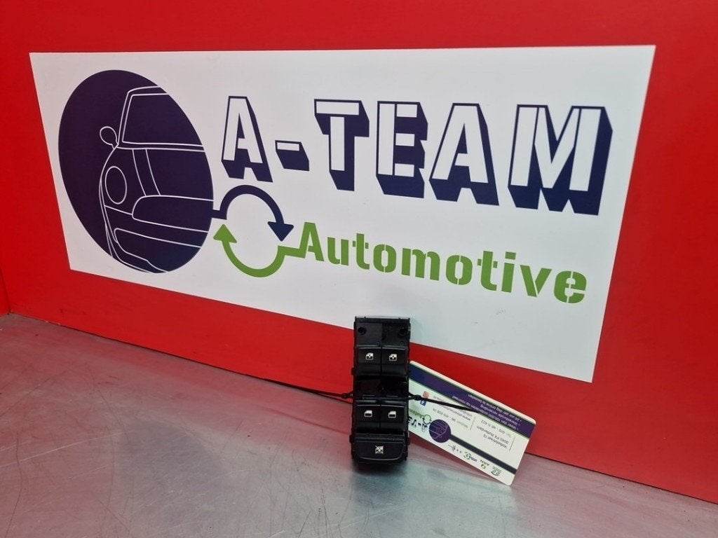 RAAMSCHAKELAAR Kia Ceed Sportswagon (CDF) (|93570J7100|), Gebruikt, Kia