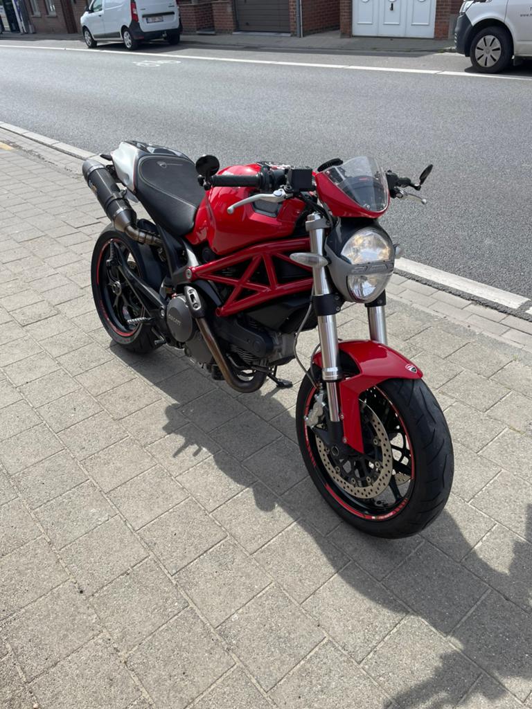 Ducati monster 796