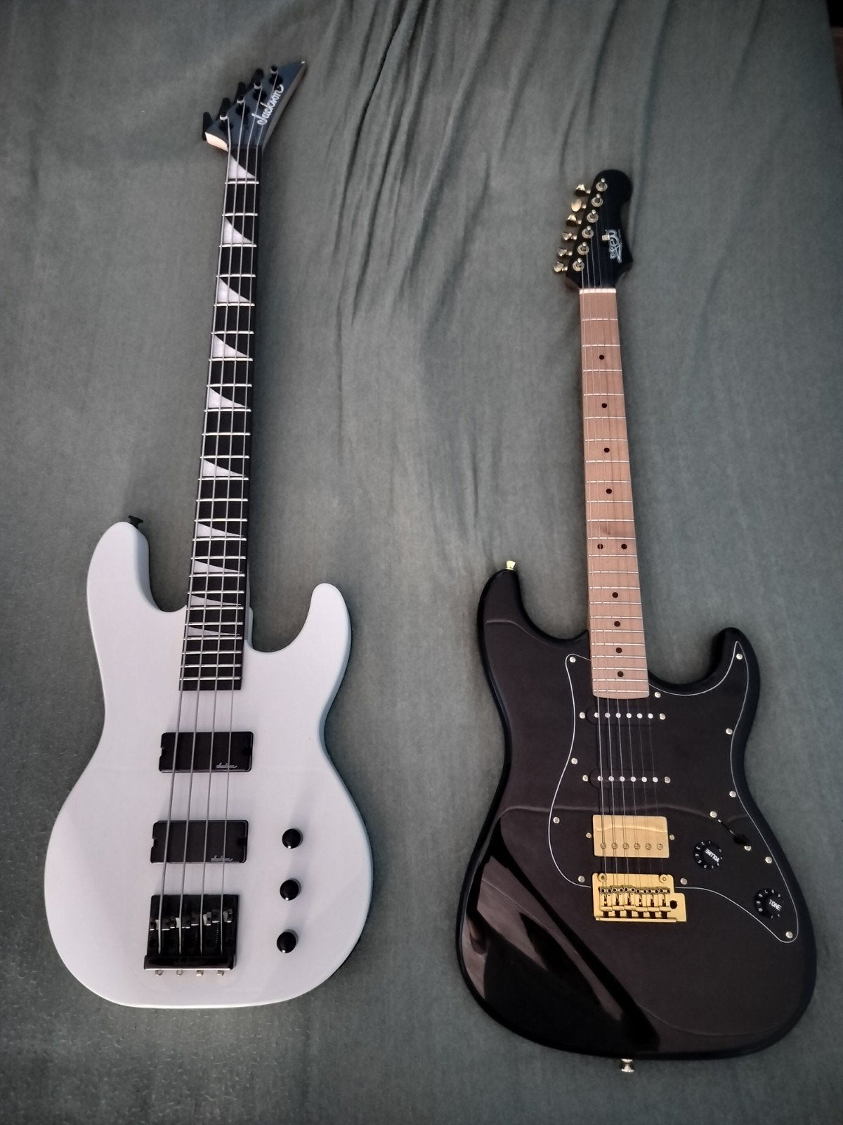 Basgitaar + Elektrische gitaar en versterker, Ophalen, Nieuw, Met versterker