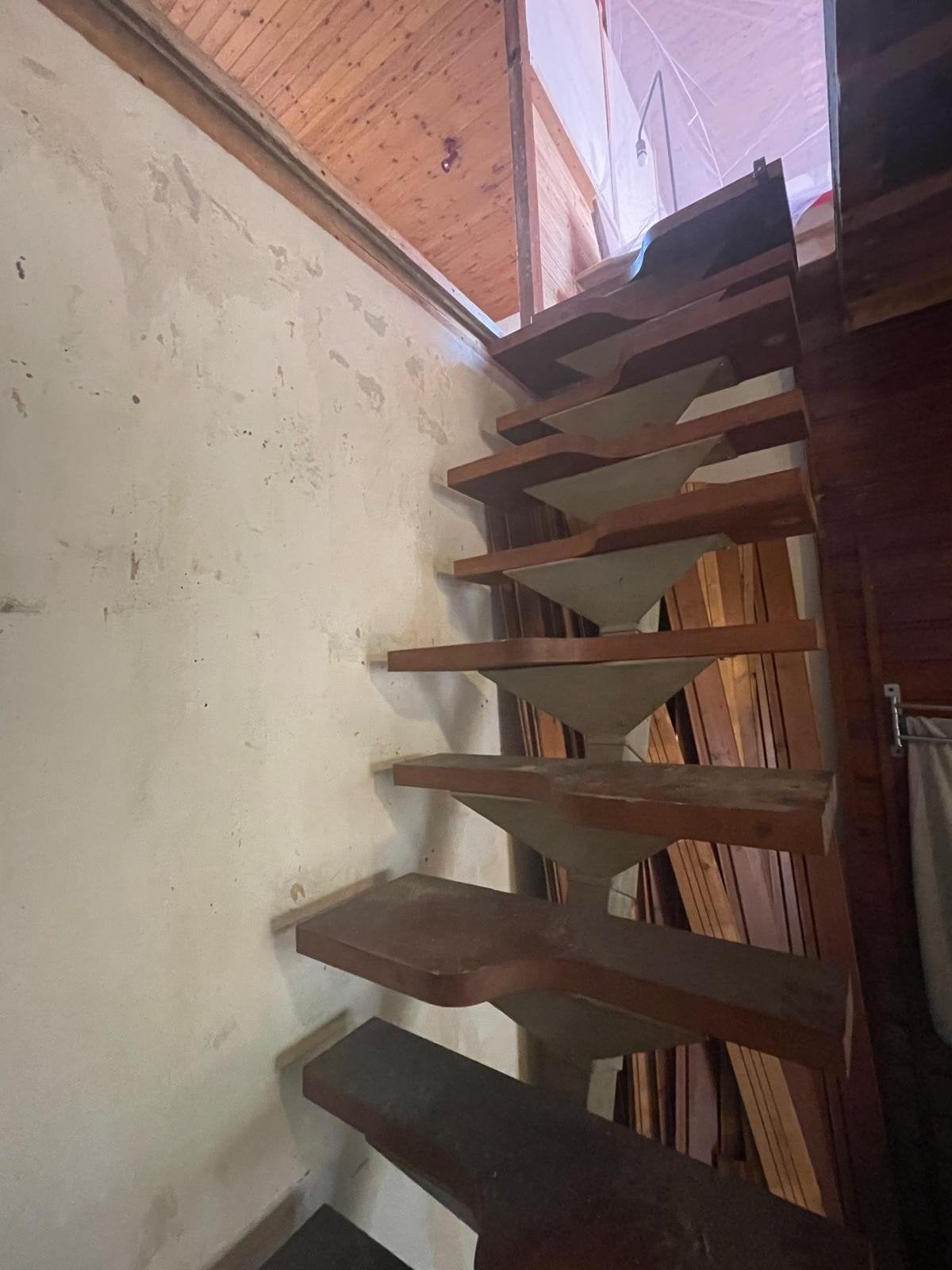 Houten trap voor kleine ruimte, Doe-het-zelf en Bouw, Ladders en Trappen, Ophalen, Gebruikt, Trap, 2 tot 4 meter