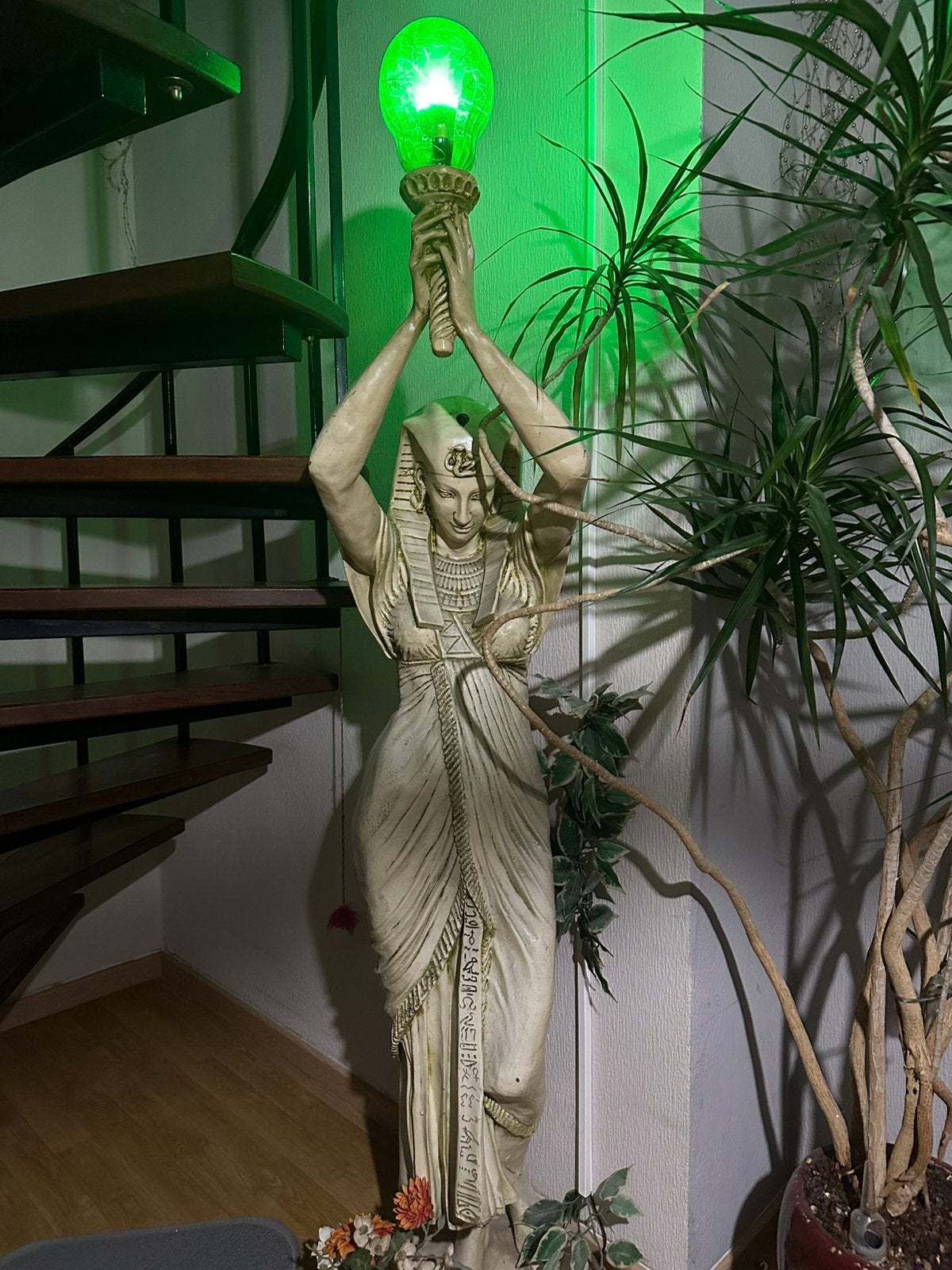 Statue Égyptienne en Résine, Sculpture, Enlèvement, 190 cm, Beige