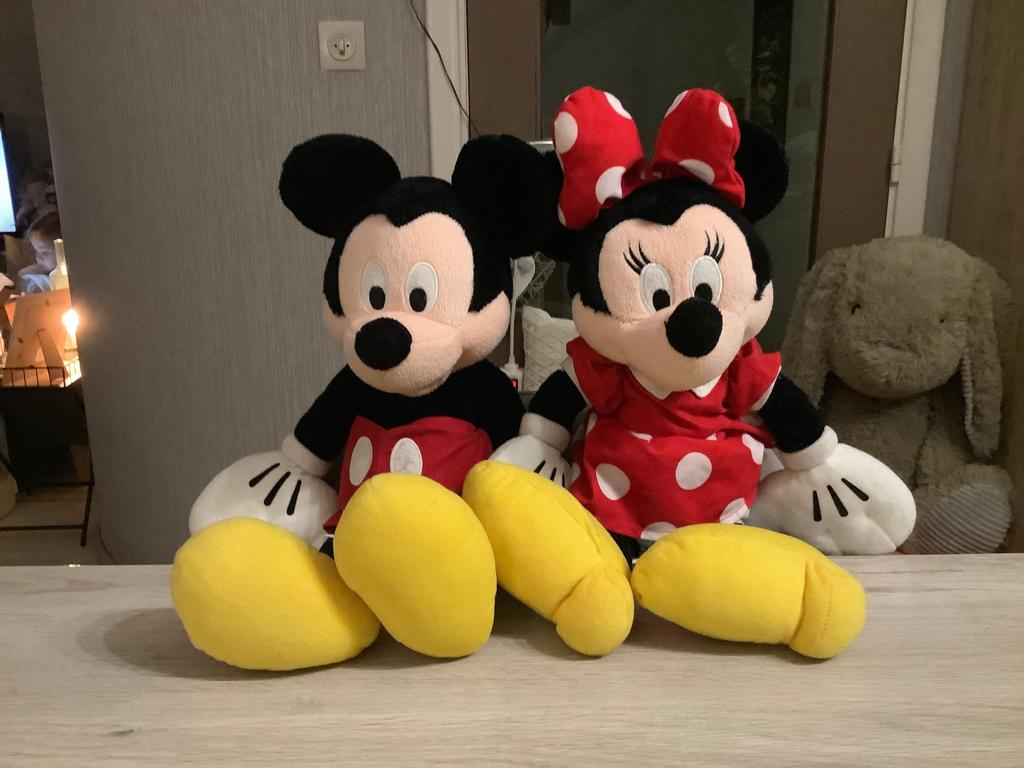 Ensemble de jouets en peluche Disney Mickey et Minnie Mouse, Enfants & Bébés, Souris, Disney, Lavable, Comme neuf