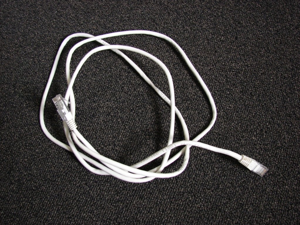 Câble Ethernet 2 m, Informatique & Logiciels, Enlèvement ou Envoi, Comme neuf