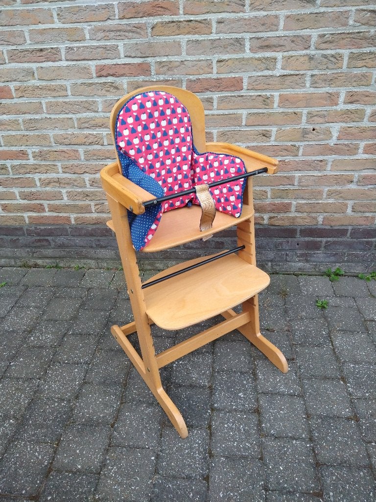 houten en tijdsloze meegroeistoel in goede staat (Geuther), Kinderen en Baby's, Ophalen, Gebruikt, Meegroeistoel, Gordel(s)