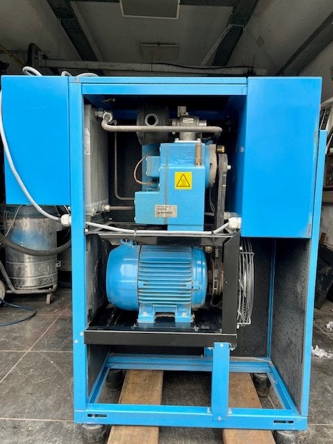 Compresseur à vis BOGE C9 7,5 kW - 10 bar - 2007 -silencieux, Articles professionnels, Machines & Construction | Pompes & Compresseurs