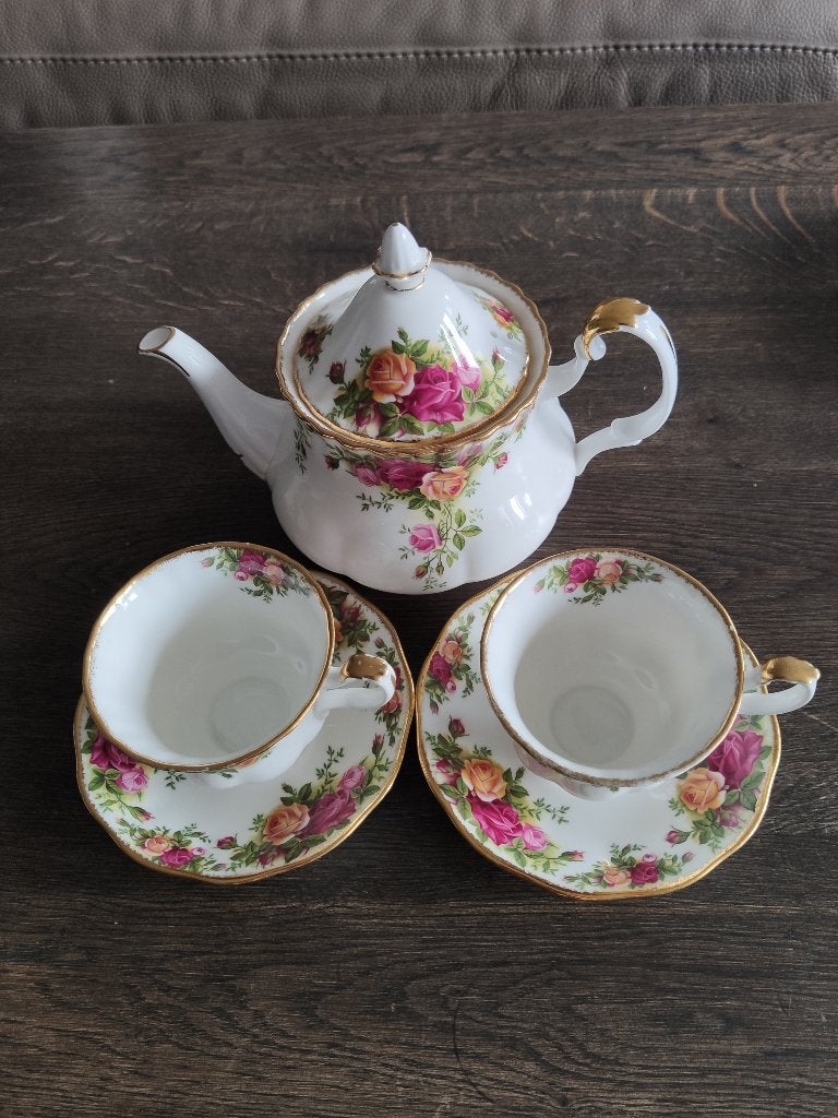 Service à thé Royal Albert - Roses (Théière + 2 tasses), Enlèvement
