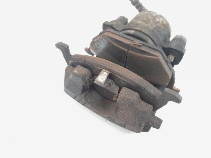 Etrier de frein (pince) avant droit d'un Volkswagen Polo, Autos : Pièces & Accessoires, Volkswagen, -, 3 mois de garantie, Utilisé