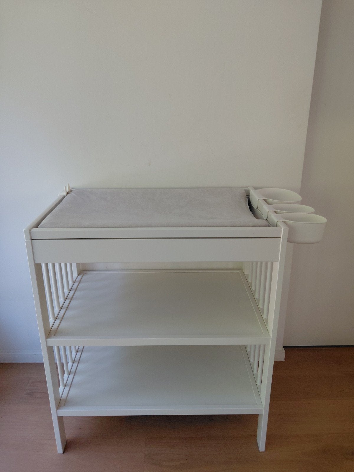 table à langer ikea avec accessoires, Enfants & Bébés, Enlèvement
