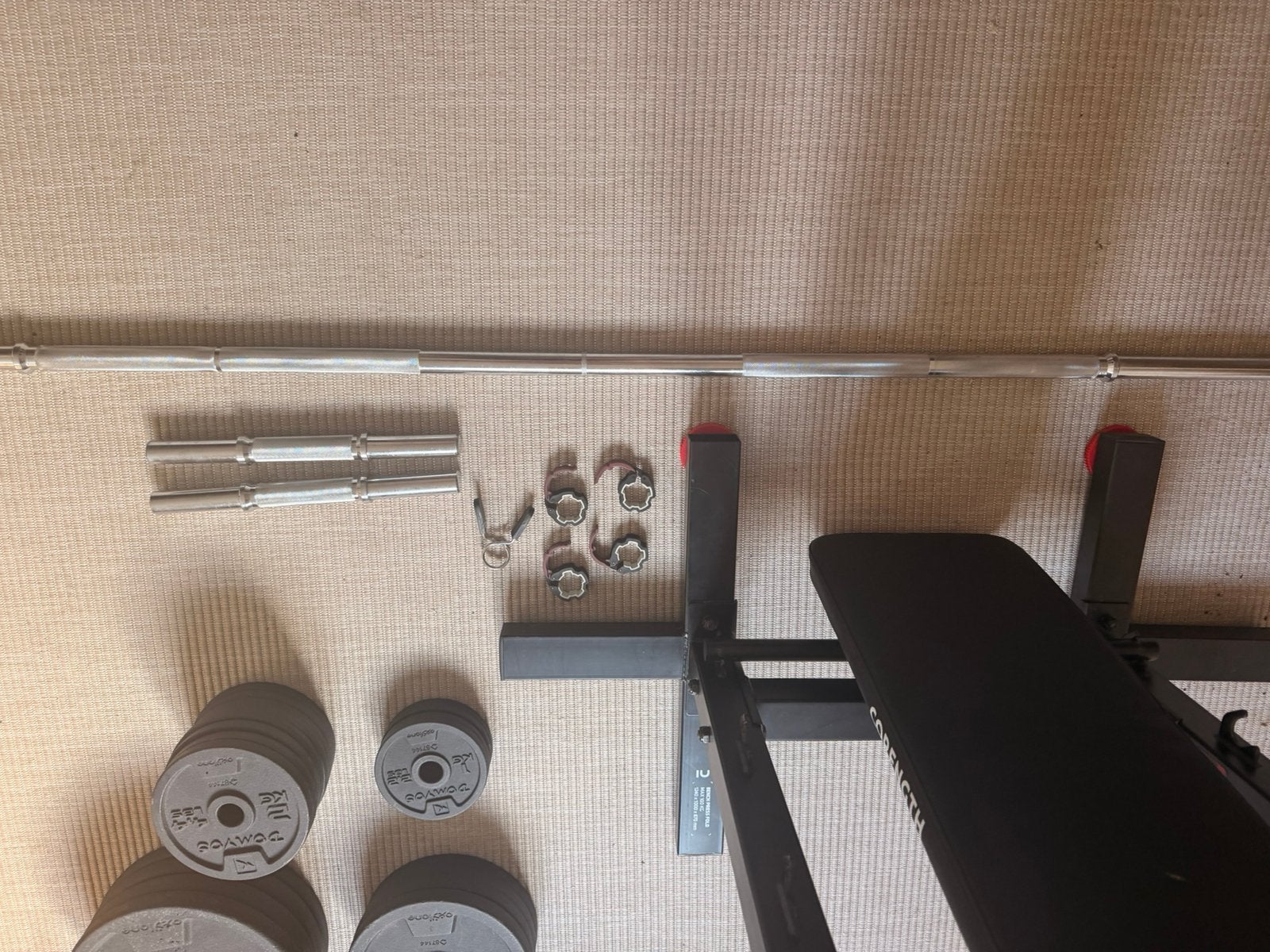 Fitnessbank + barbell + dumbell + 80kg aan gewichten, Ophalen, Zo goed als nieuw