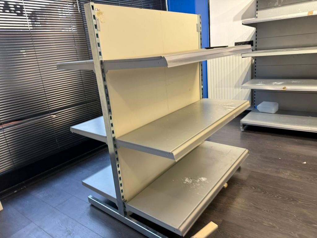 Winkelstelingen en schappen te koop), Ophalen
