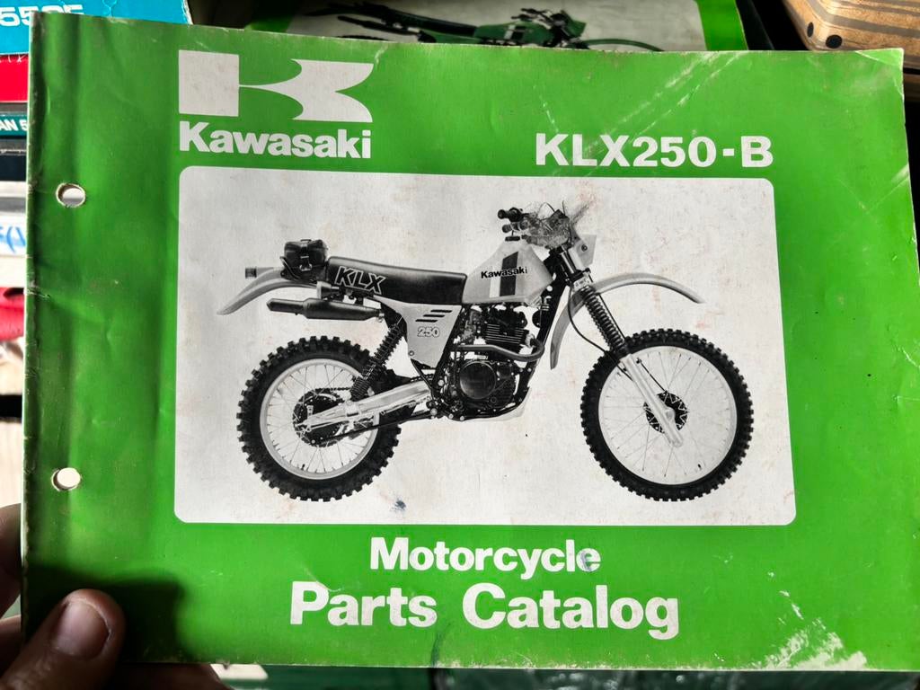 Kawasaki KLX250 1980- informatie, Motoren, Ophalen of Verzenden, Kawasaki