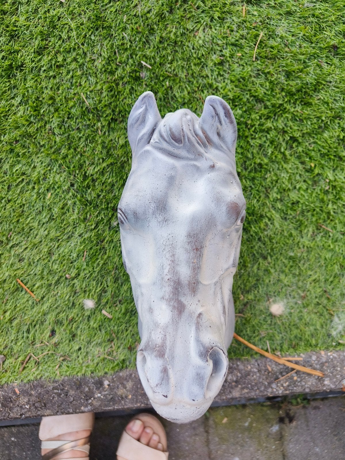 mooie betonnen paardenkop om op te hangen, Jardin & Terrasse, Enlèvement, Comme neuf, Béton, Animal
