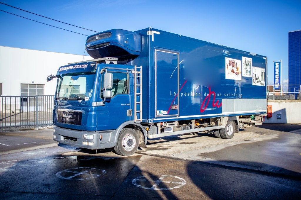 MAN TGL 12.220 BL - THERMOKING (bj 2013), Automaat, Euro 5, Achterwielaandrijving, Blauw