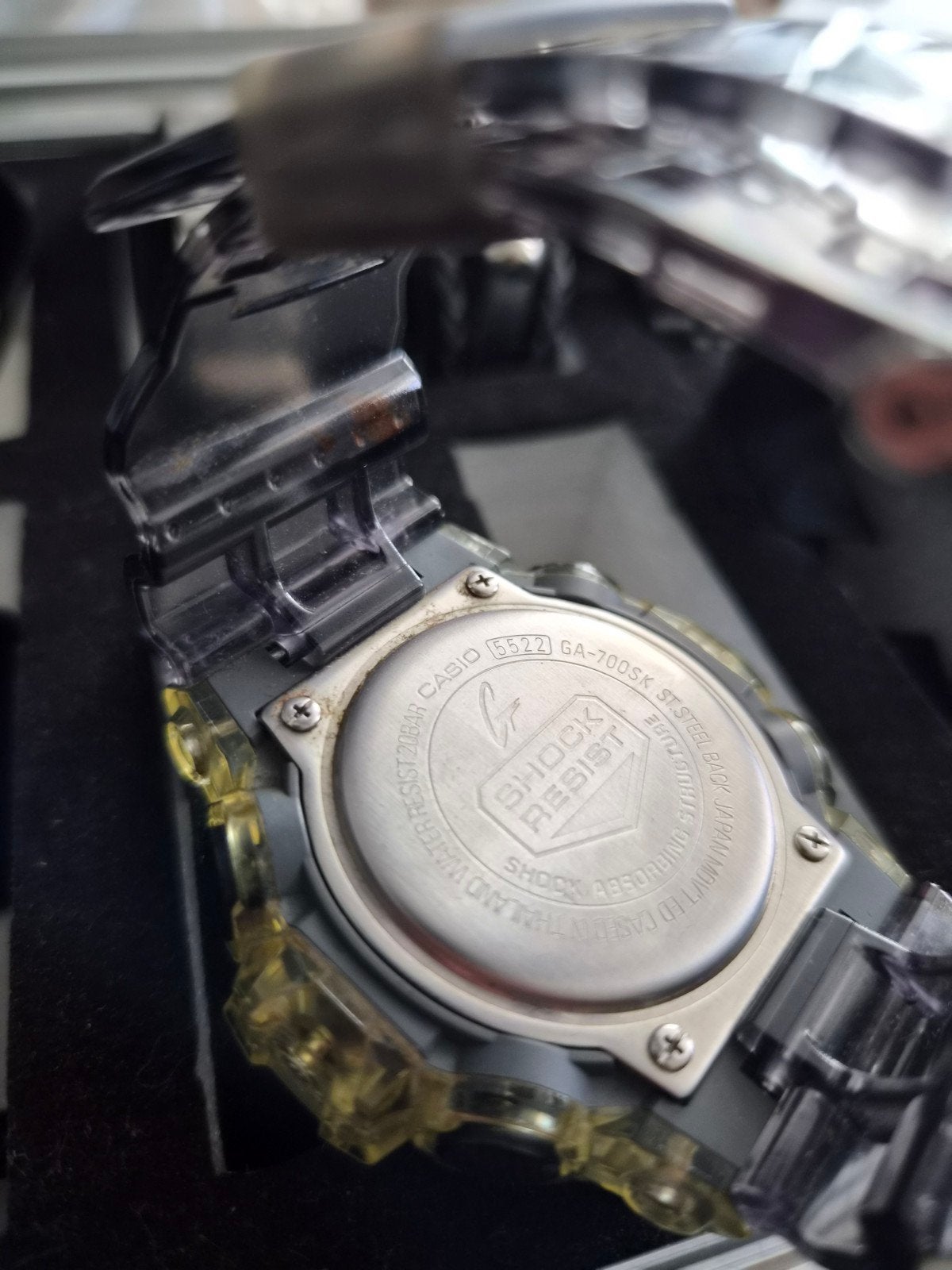 Casio G-SHOCK GA-700SK - Transparent - Très bon état, Bijoux, Sacs & Beauté, Enlèvement