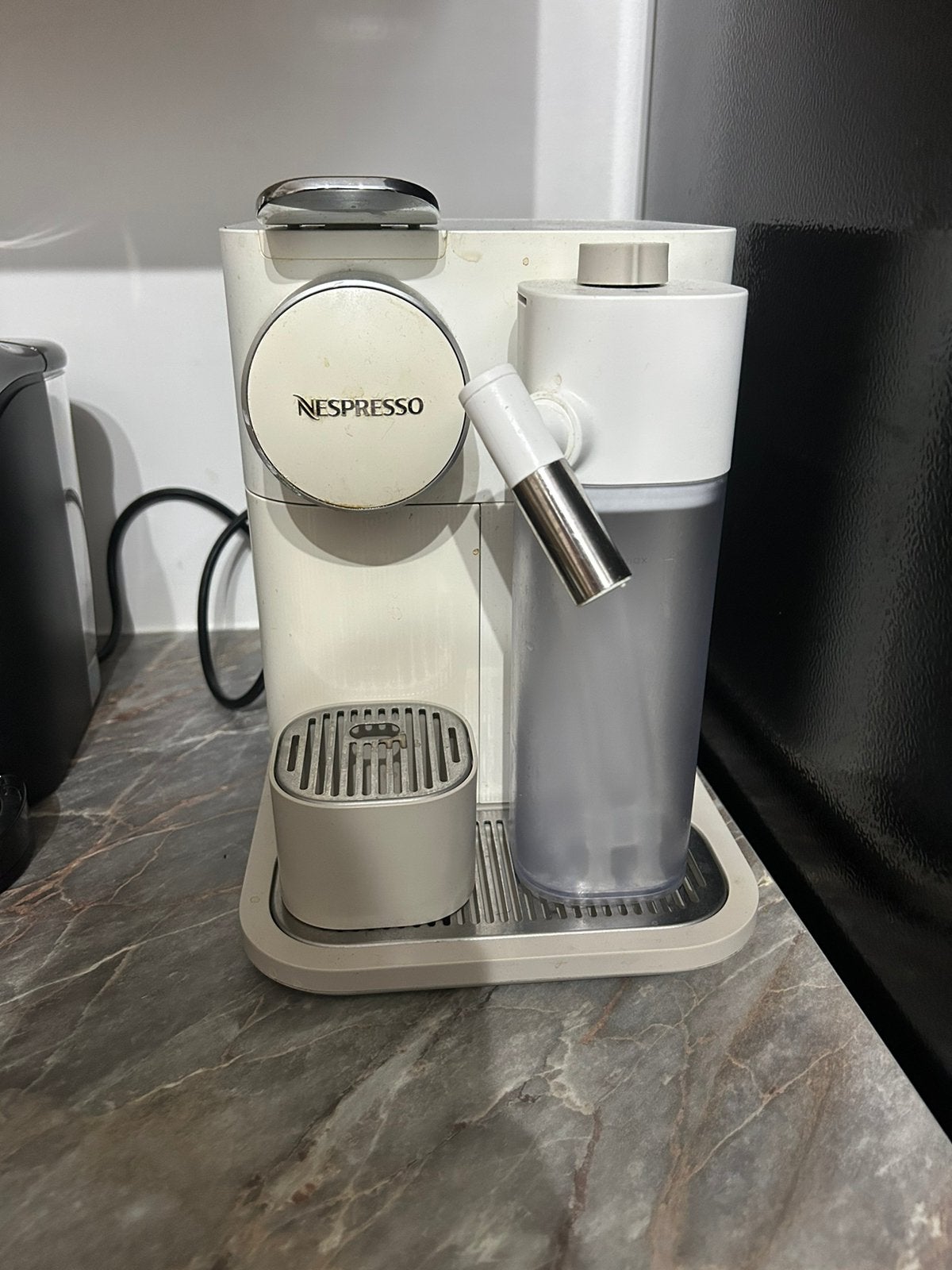 Machine a café Nespresso Delonghii, Enlèvement, Comme neuf