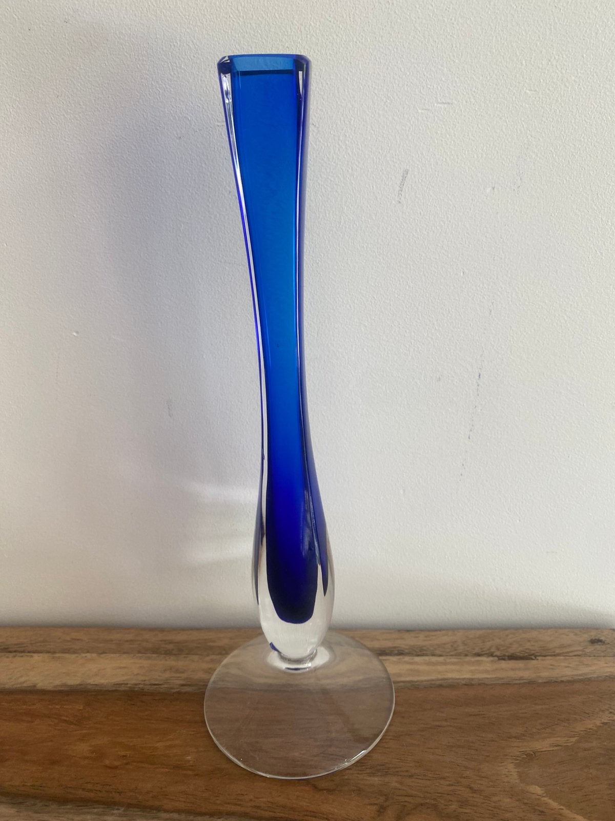 Vase soliflore Val Saint Lambert 25cm signé-136/200, Antiquités & Art, Antiquités | Verre & Cristal, Enlèvement ou Envoi