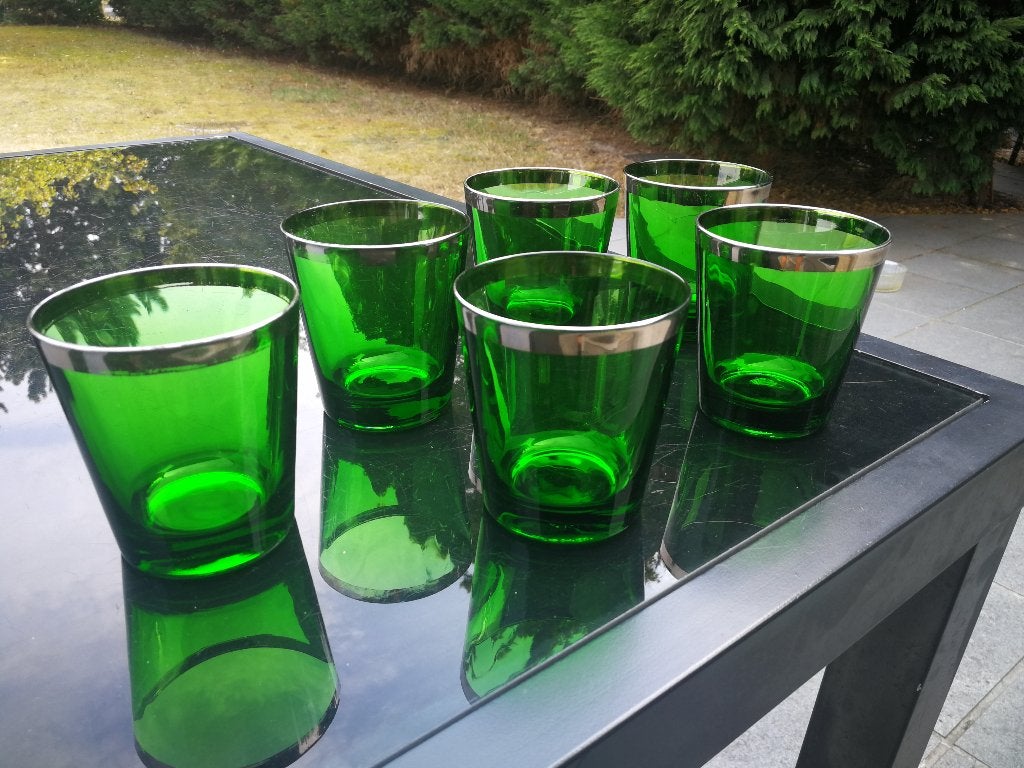 6 oude groene drinkglazen uit Italië, Verzamelen, Ophalen, Gebruikt, Waterglas