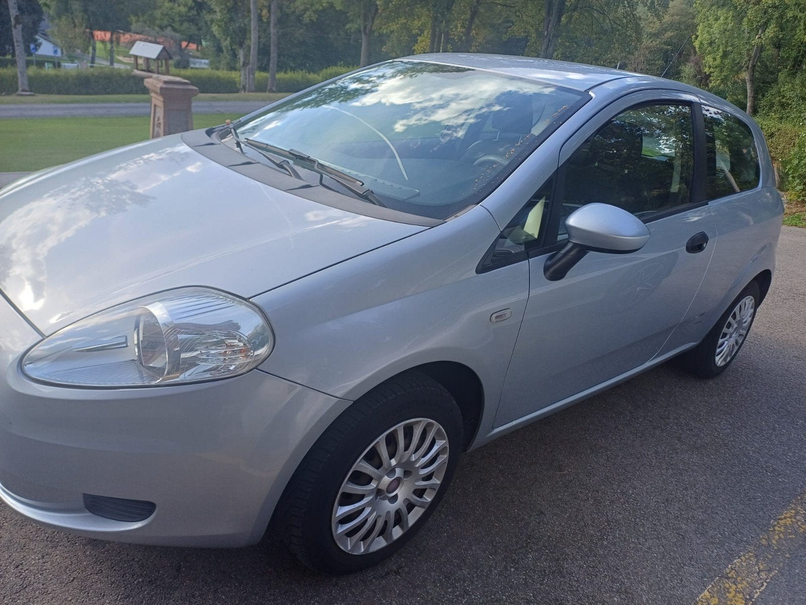 Fiat Punto 90 000 kms prêt a immatriculer, Autos, Argent ou Gris, Achat, Boîte manuelle, Entretenue par le concessionnaire