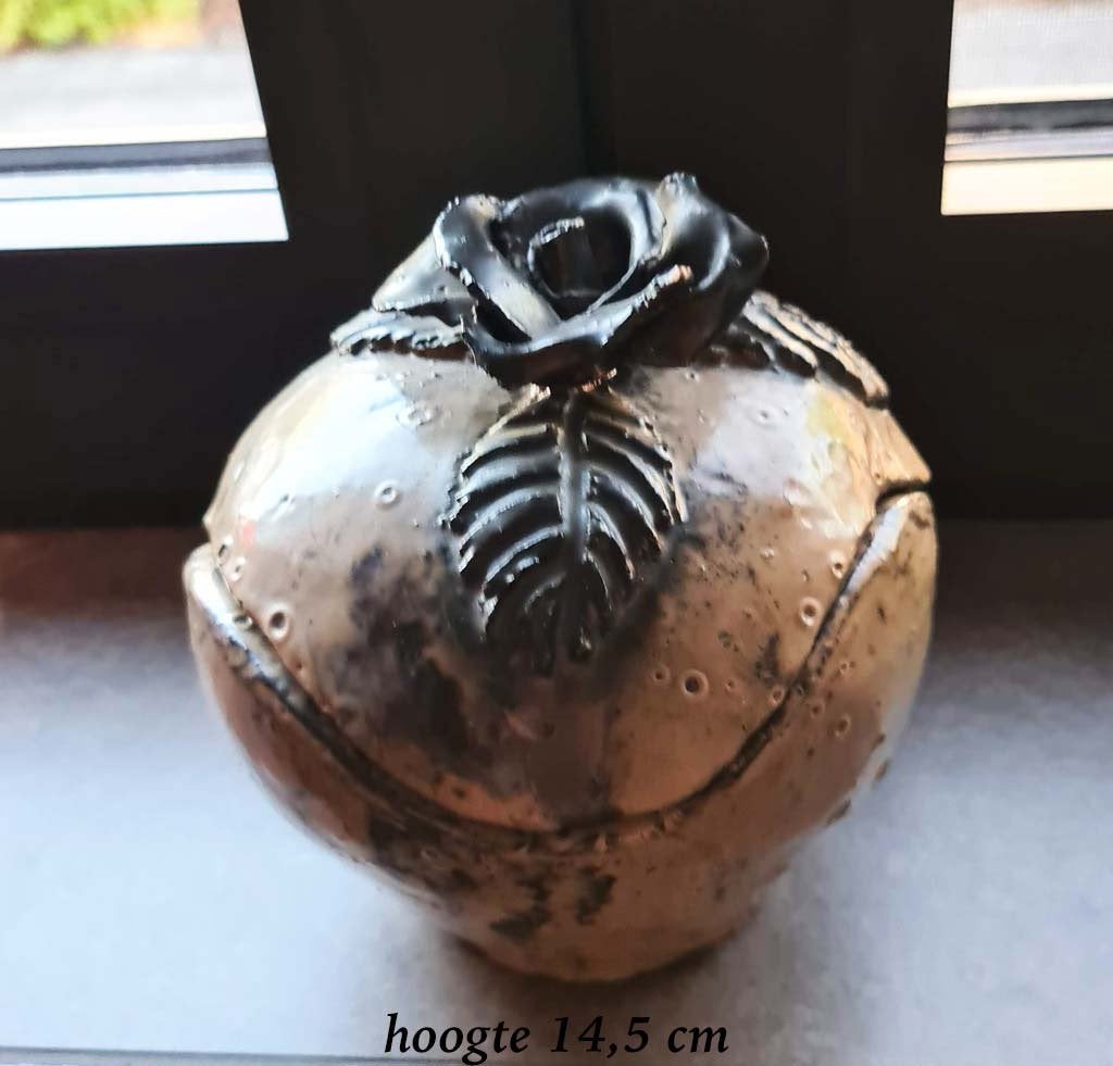 deco opbergpotje in keramiek - deksel met grijszwarte roos, Ophalen, Zo goed als nieuw