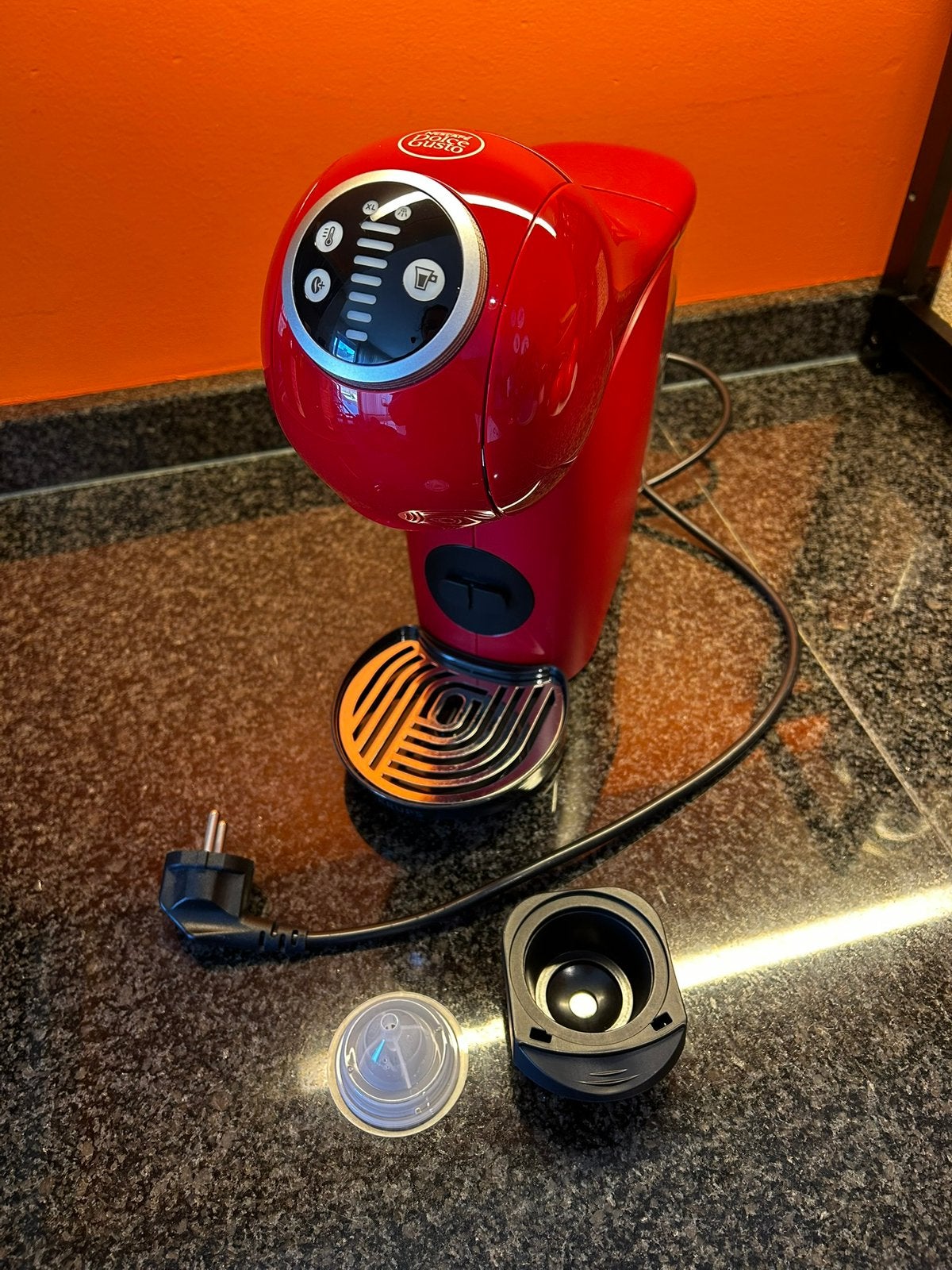 Dolce Gusto Genio S - Rood, Enlèvement, Utilisé
