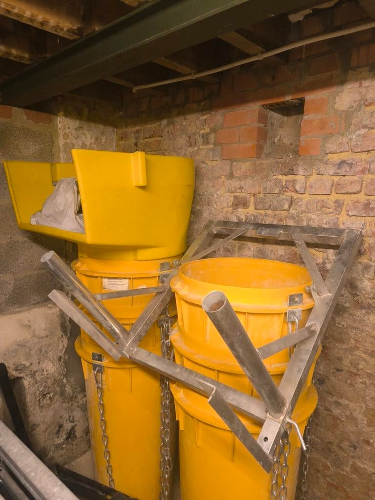 Gouttières PVC travaux, PVC, Enlèvement, Utilisé, Autres types