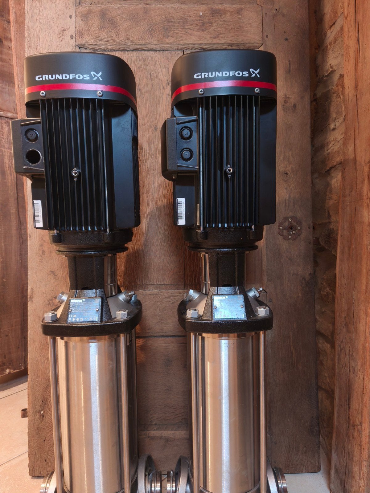 2x Grundfos CRN10-12 A-FGJ-H-E-HQQE Vert. Multistage Pump, Articles professionnels, Enlèvement