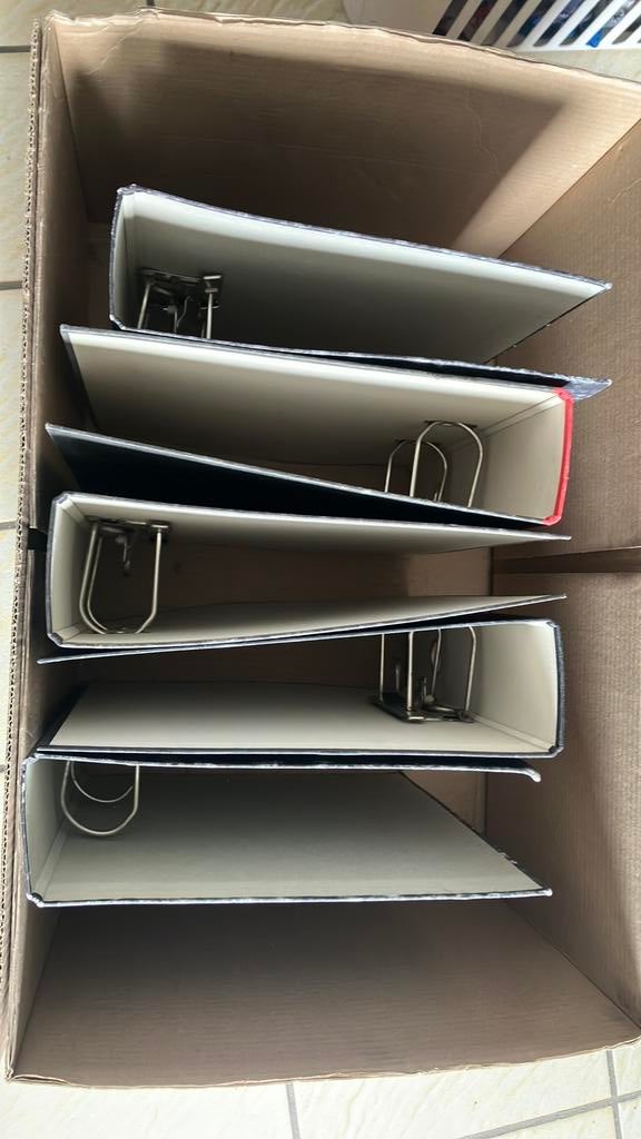 A DONNER - Lot de 7 fardes A4 (dossier 7-8 cm), Divers, Fournitures scolaires, Comme neuf, Enlèvement