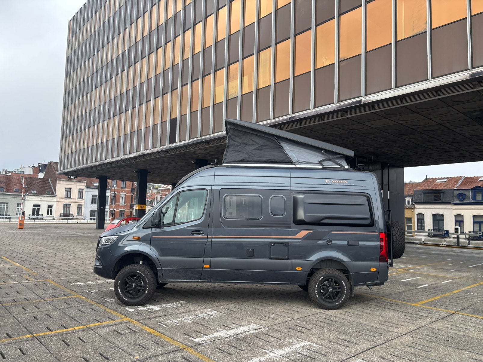 Adria SuperTwin Mercedes Sprinter 4x4 – 2026 – 3.190 km, Caravanes & Camping, Enlèvement