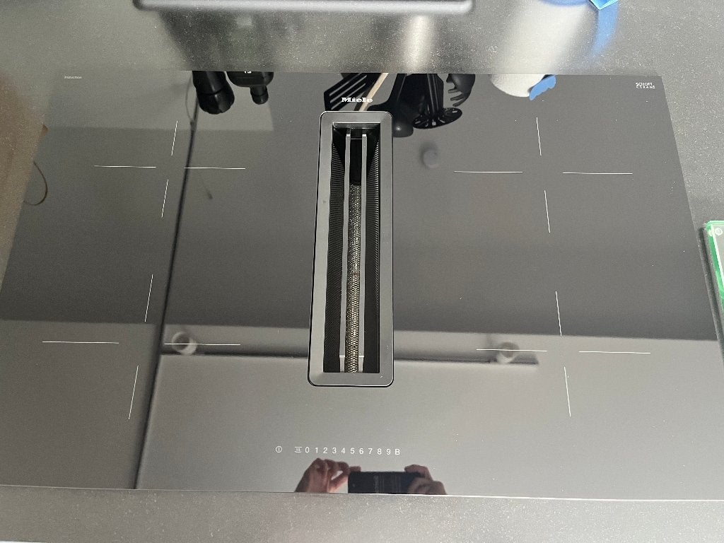 Cuisinière à induction Miele avec sortie de vapeur intégrée, Electroménager, Tables de cuisson, Neuf, Classe énergétique A ou plus économe
