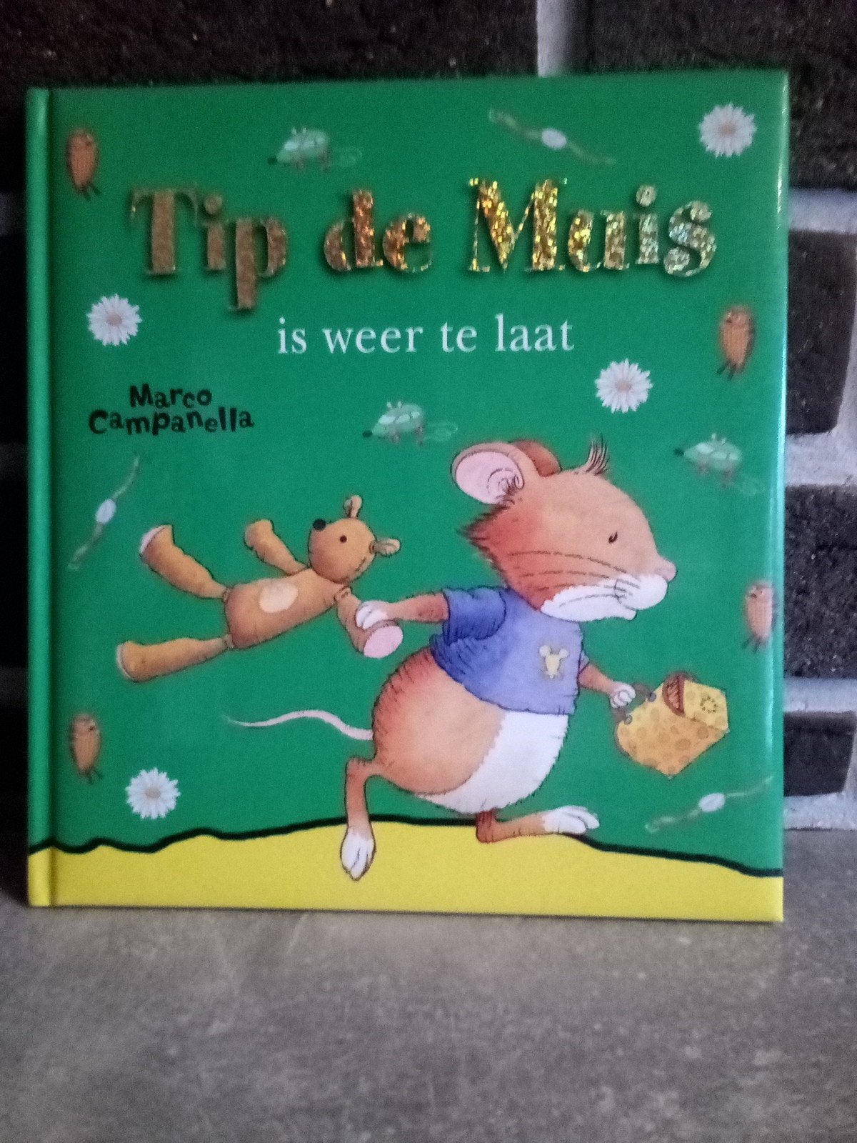 Tip de Muis is weer te laat, Boeken, Ophalen