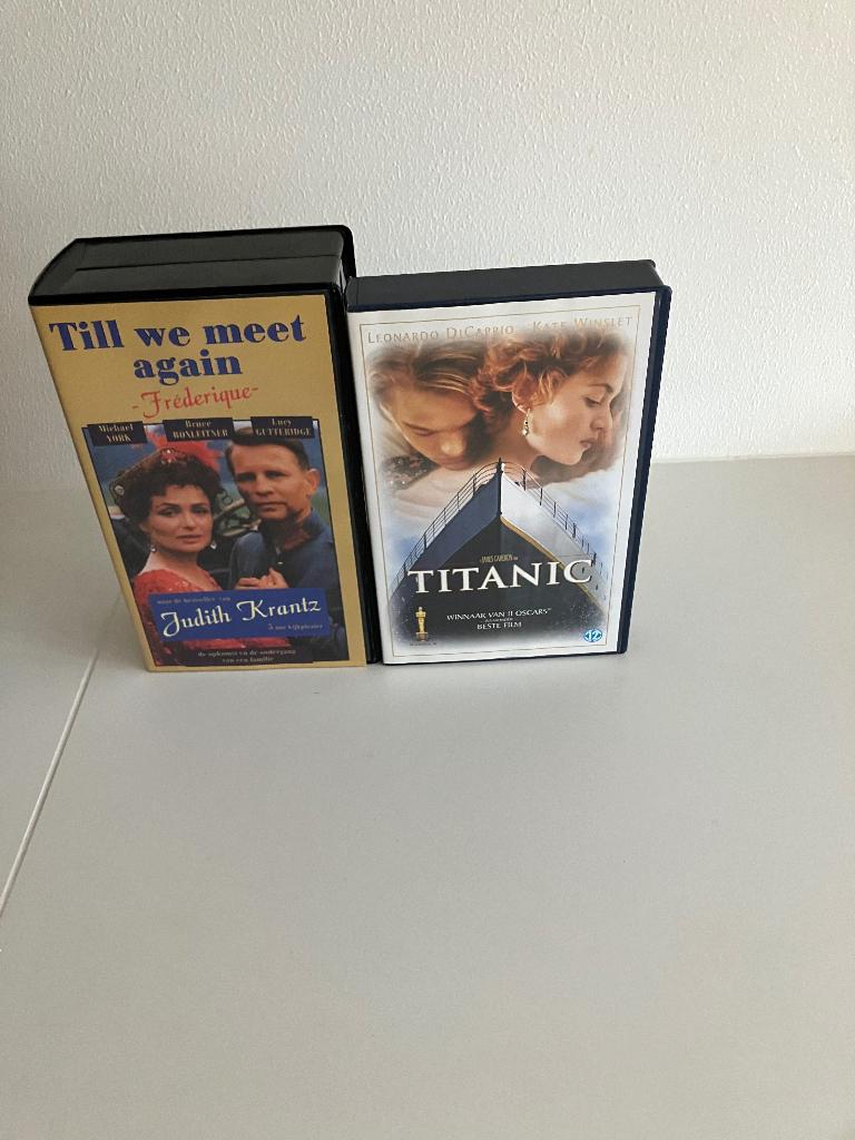 Til we meet gezin en titanik video casette, Ophalen