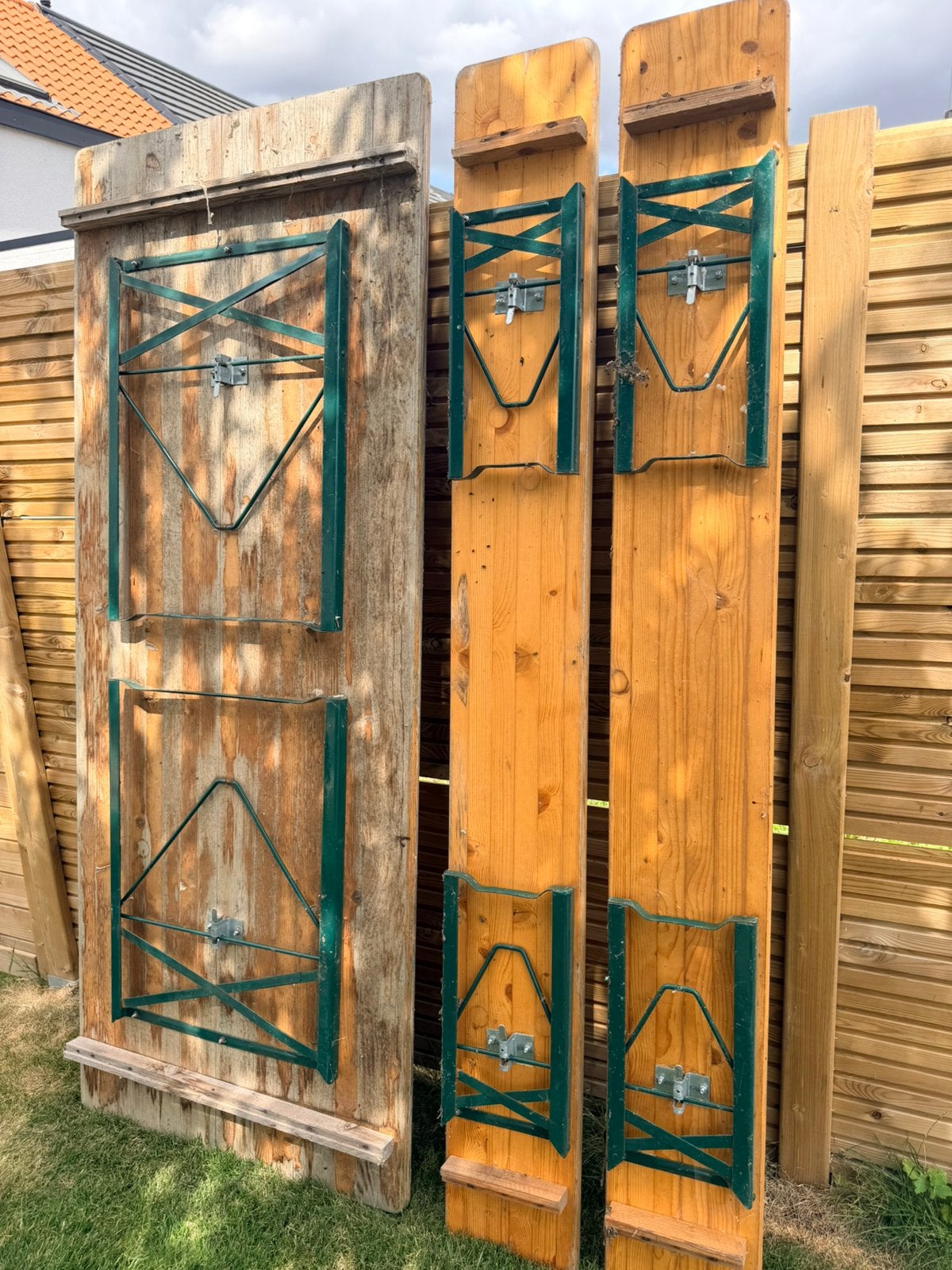 Table et deux bancs en bois, Enlèvement, Utilisé