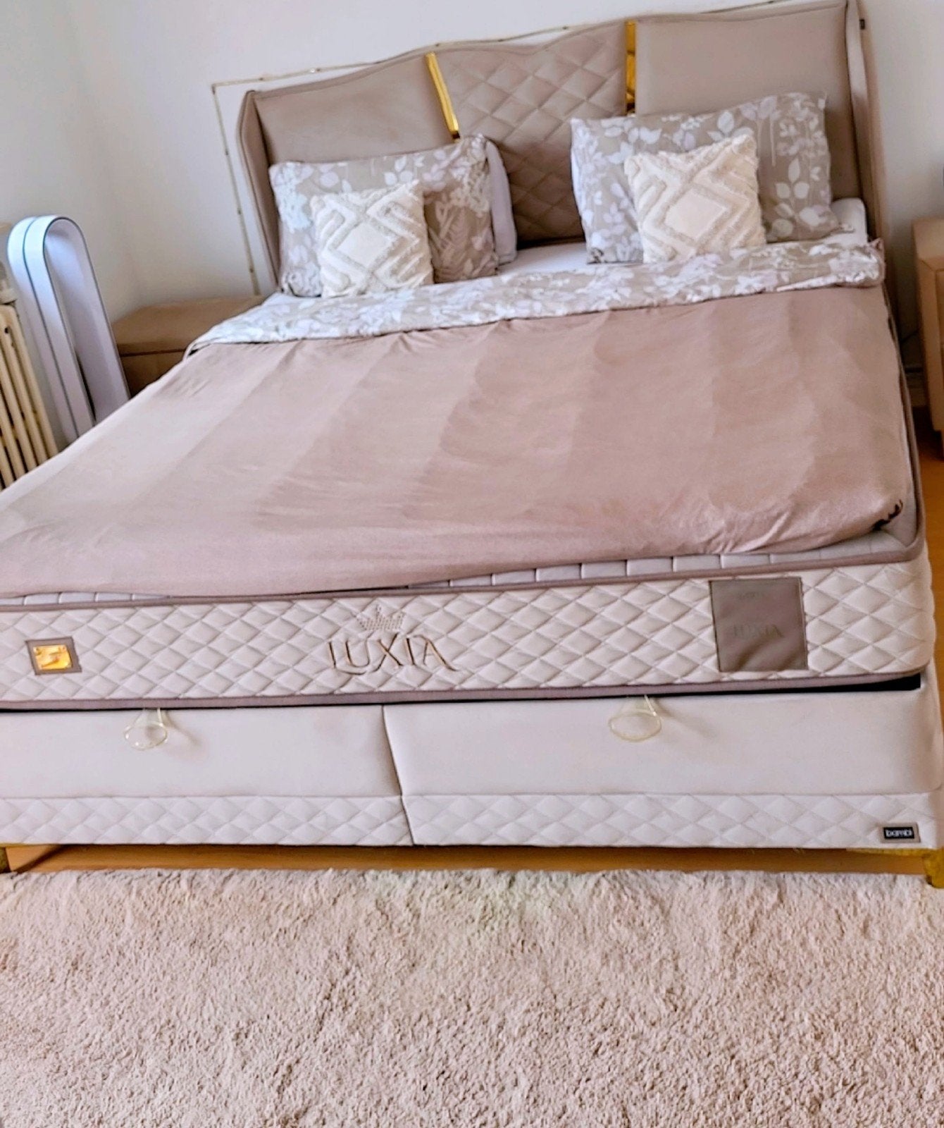 ​Lit double coffre Bambi (Modèle Luxia)
​Dimensions: 180 x 2, Electroménager, Solarium, Banc solaire & Bronzage facial, Enlèvement