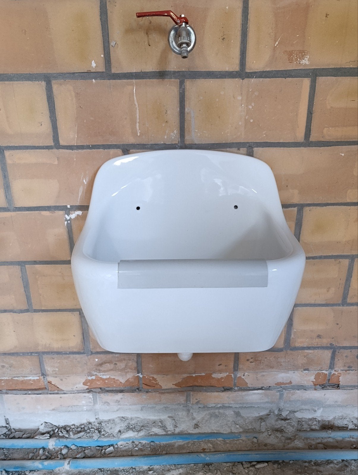 Witte uitgietbak met stootrand merk Ideal Standard, Ophalen, Gebruikt, Steen
