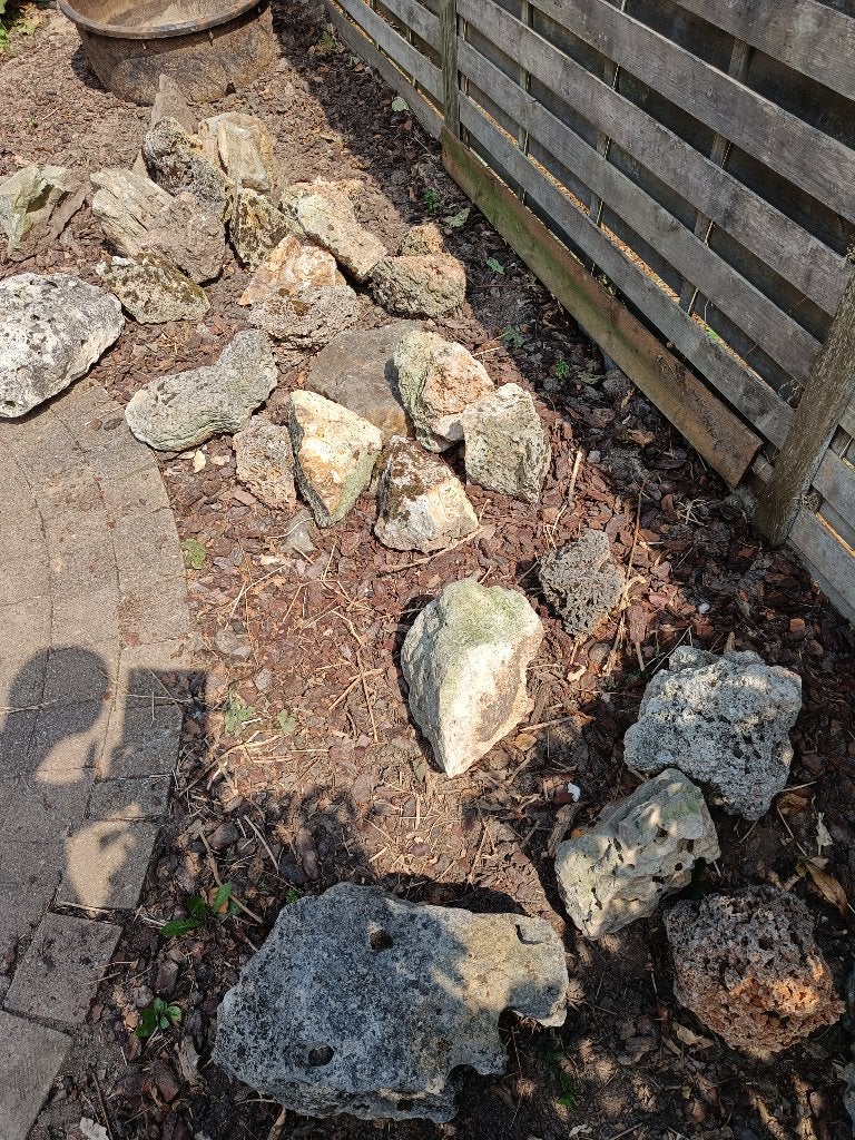 Tuin en vijverstenen, rotsstenen, vulkaanstenen, Enlèvement, Utilisé, Multi couleur, Autres matériaux