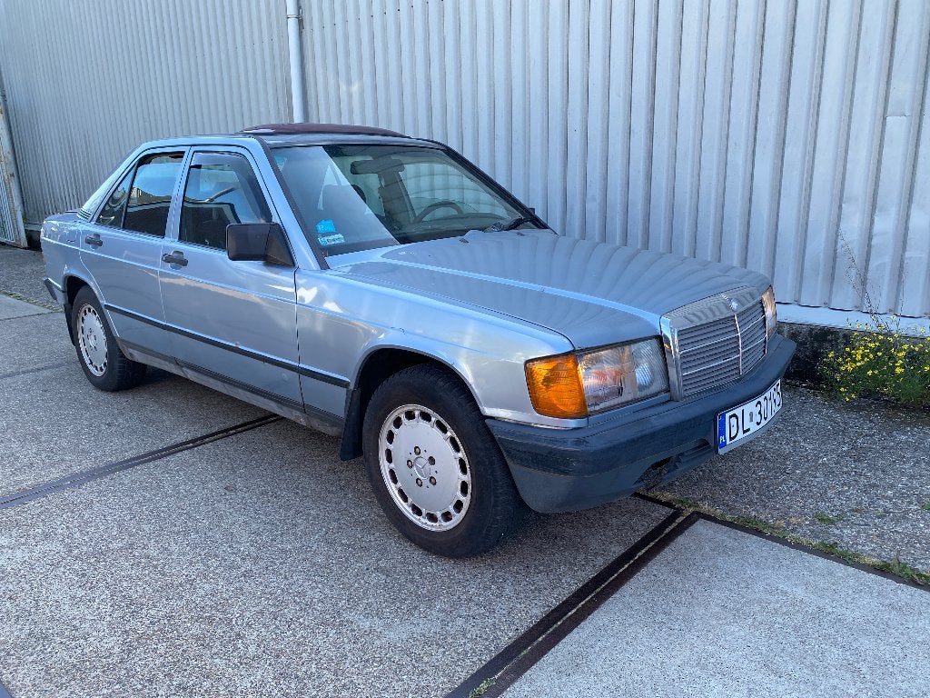 2x Mercedes 190D eentje 2.5 en eentje 2.0, 207D, Auto's, 4 deurs, Achterwielaandrijving, Bedrijf, Grijs
