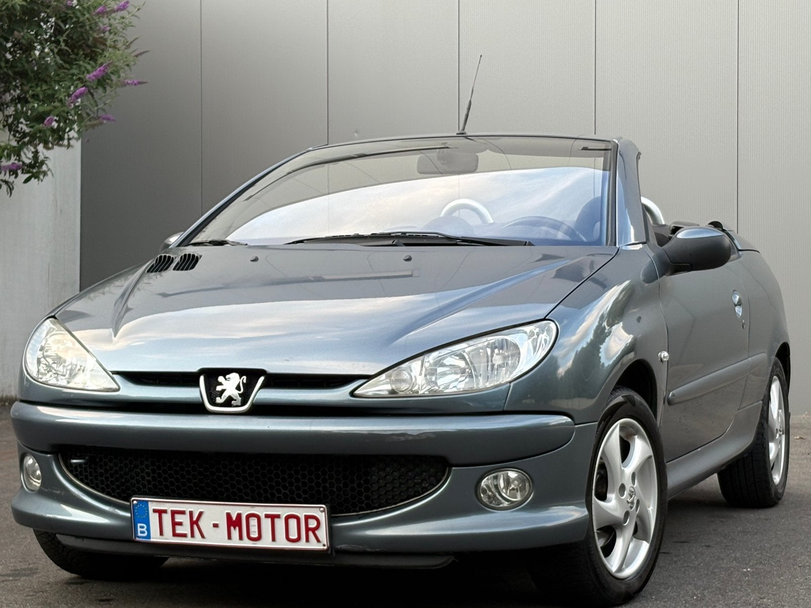 PEUGEOT 206 CABRIO 1.6 BENZINE, GEKEURD, AIRCO, CARPLAY, NAV, Auto's, Handgeschakeld, 80 kW, 3 deurs, Sound system