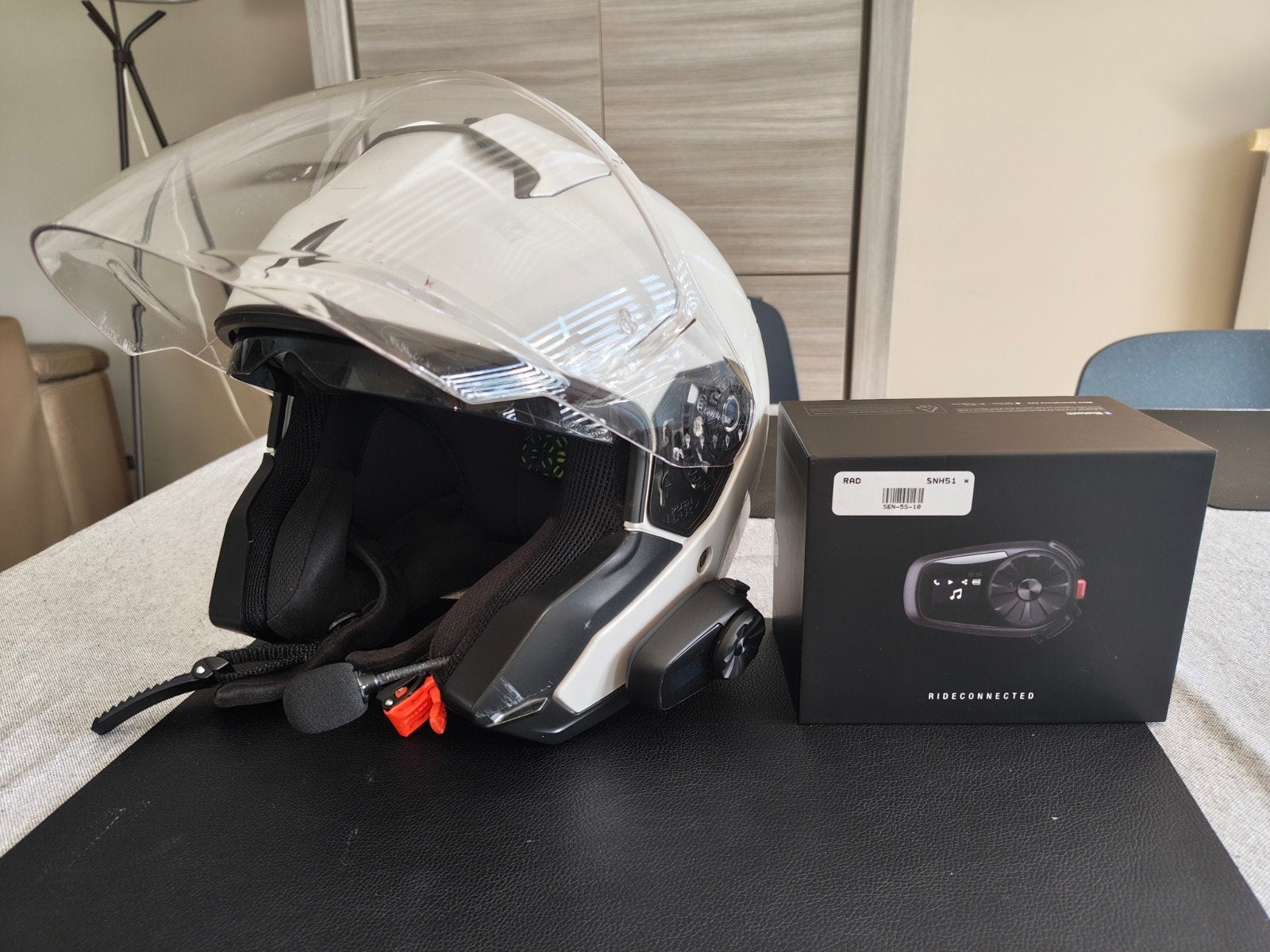 Witte Shark helm maat 57/58 + Sena intercom, Ophalen, Zo goed als nieuw, Medium