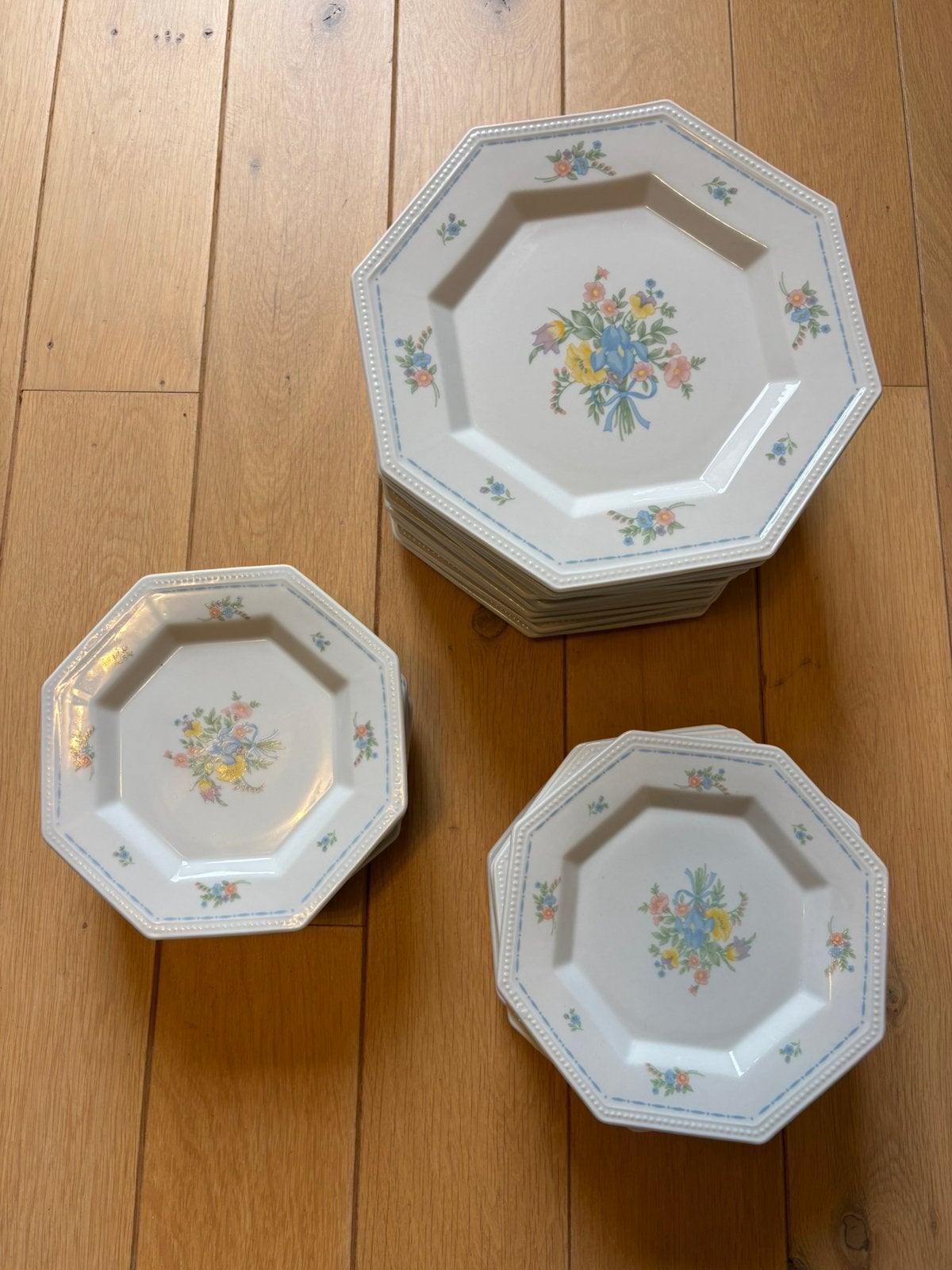 Set d'assiettes, Enlèvement ou Envoi